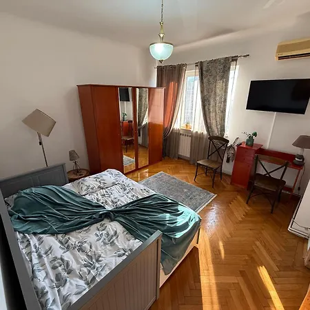 Vintage Apartment-3